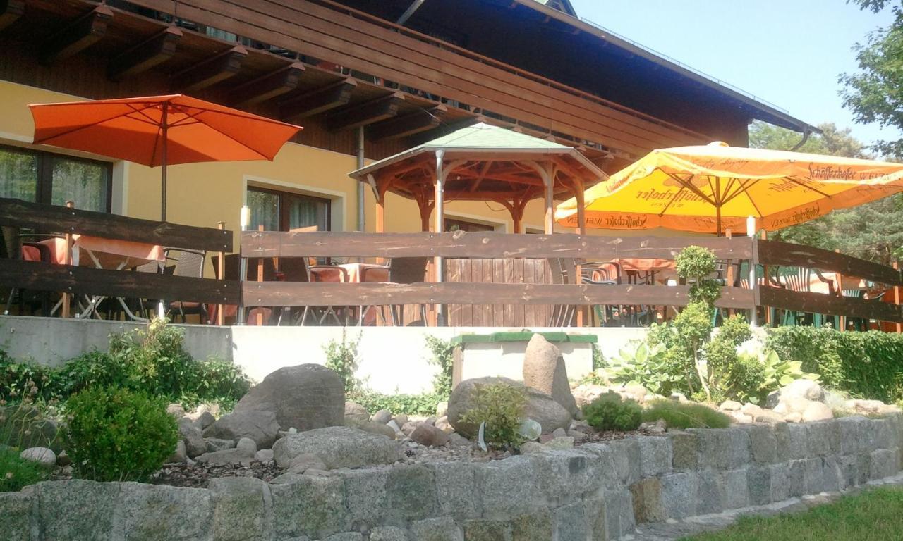 Hotel Und Restaurant Karpfenschaenke Schenkendobern Extérieur photo