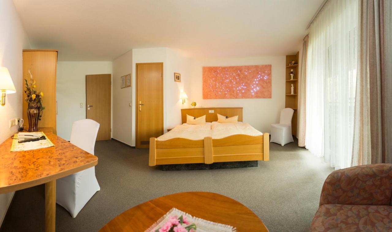 Hotel Und Restaurant Karpfenschaenke Schenkendobern Extérieur photo