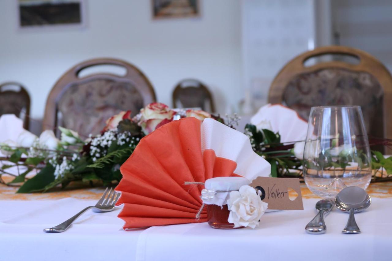 Hotel Und Restaurant Karpfenschaenke Schenkendobern Extérieur photo