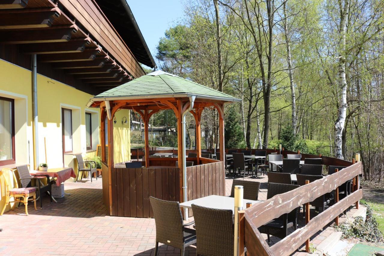 Hotel Und Restaurant Karpfenschaenke Schenkendobern Extérieur photo